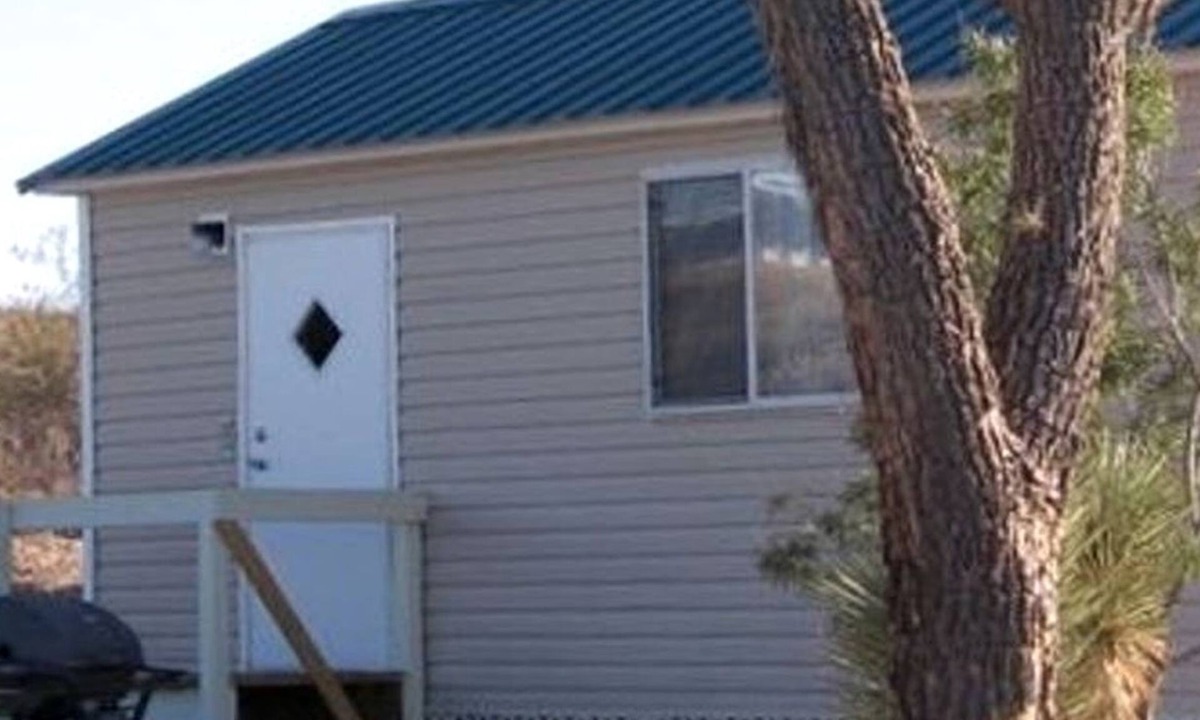 Meadview Cabin | Comfy Vacation Rental with Wi-Fi and Kitchenette in Meadview, Arizona