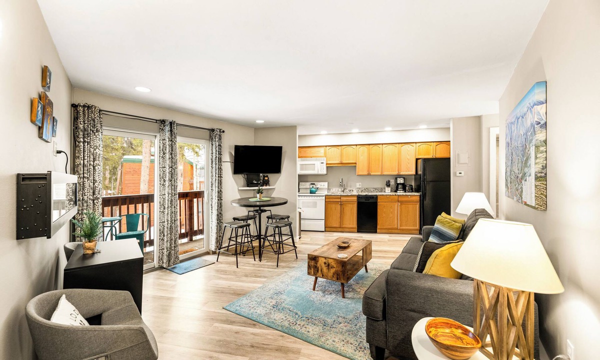 Peak 8 Condo | Condo to Mtn in Minutes via Free Bus to Peak 8!