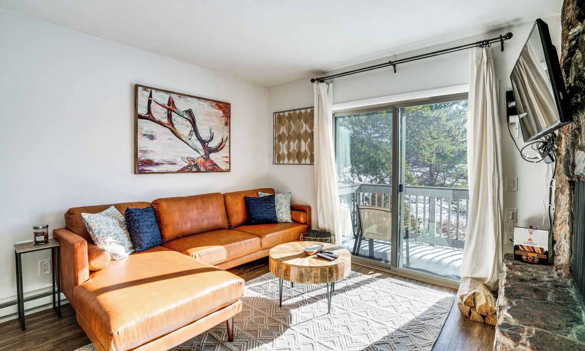Fraser Condo | Condo w/ Balcony & Views - Steps to Ski Shuttle!