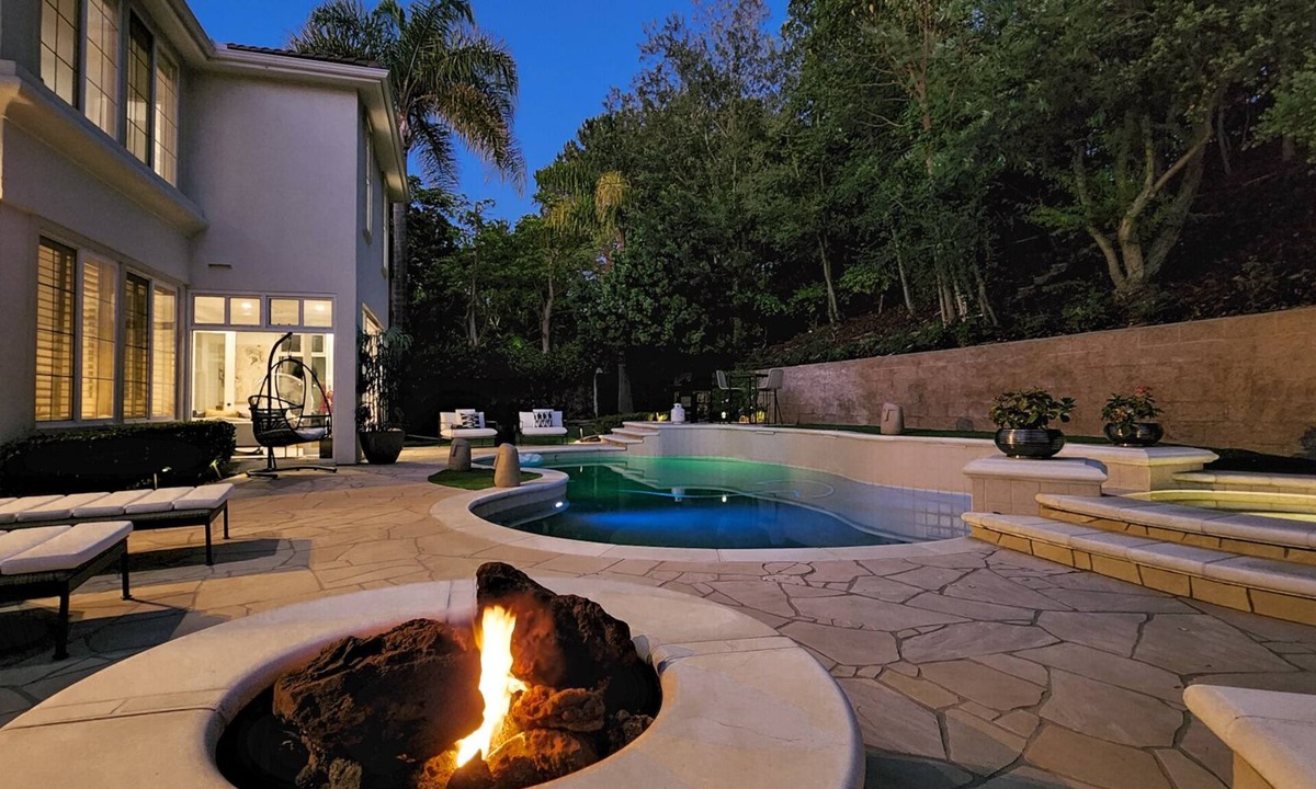 Turtle Ridge House | Contemporary Luxury: 5BD Villa w/Pool in Gated Newport Coast