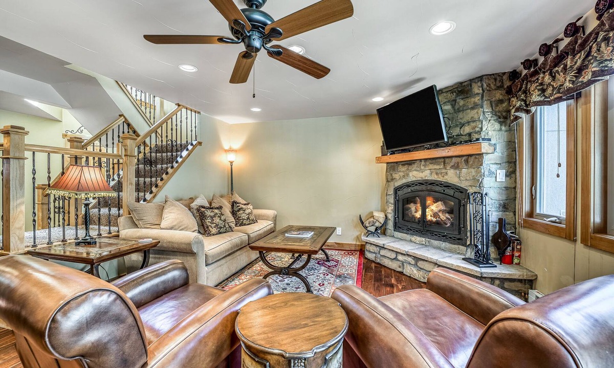 Vail Condo | Convenient East Vail 2 Bedroom Condo by Gorecreek Rentals