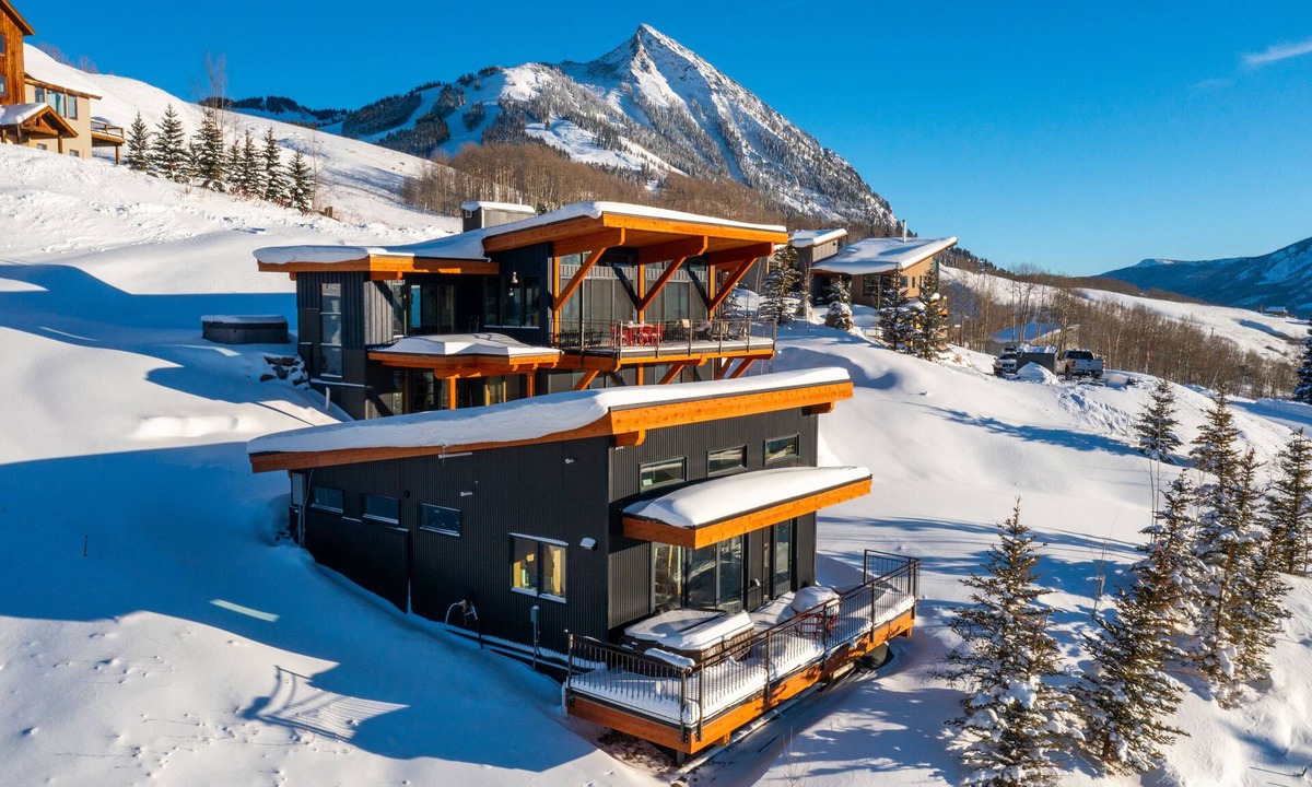 Mount Crested Butte Apartment | Couples retreat with private hot tub, endless views, and hiking trails above you