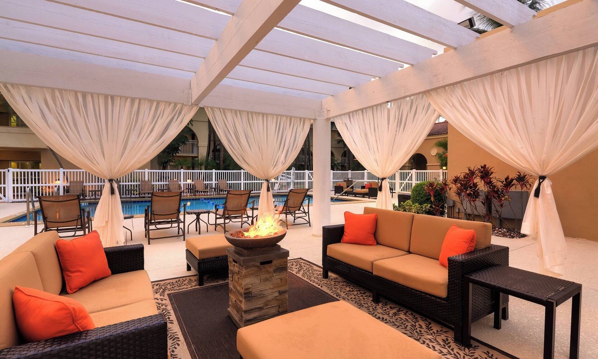 Survey Creek Hotel | Courtyard by Marriott Fort Lauderdale North/Cypress Creek