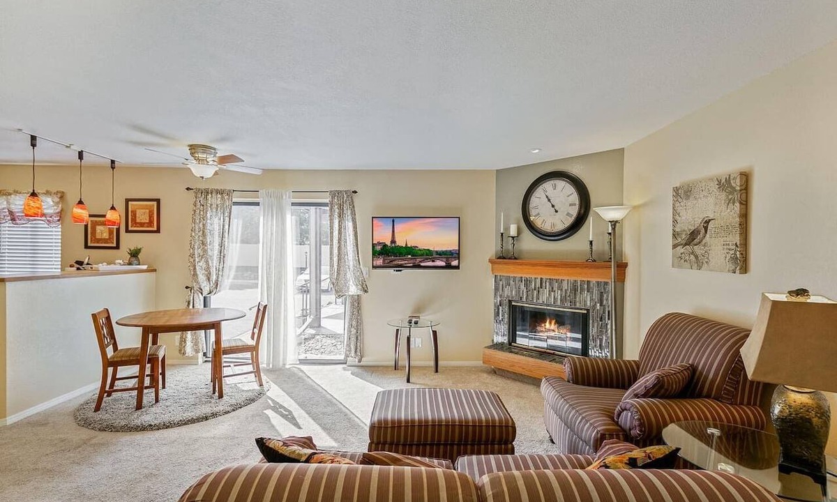 Englewood Apartment | Coveted DTC Apartment! Free Parking & Fast WiFi!