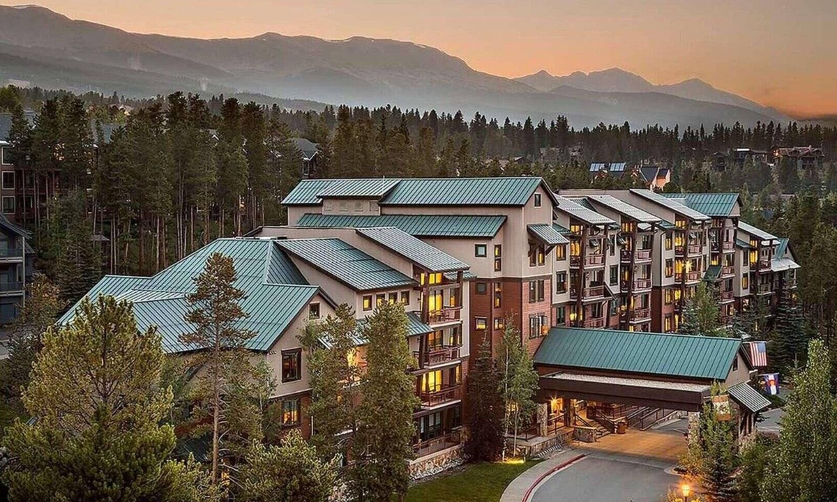 Peak 9 Resort | Cozy 1-Bedroom Suite at Valdoro Mountain Lodge – Ski & Relax