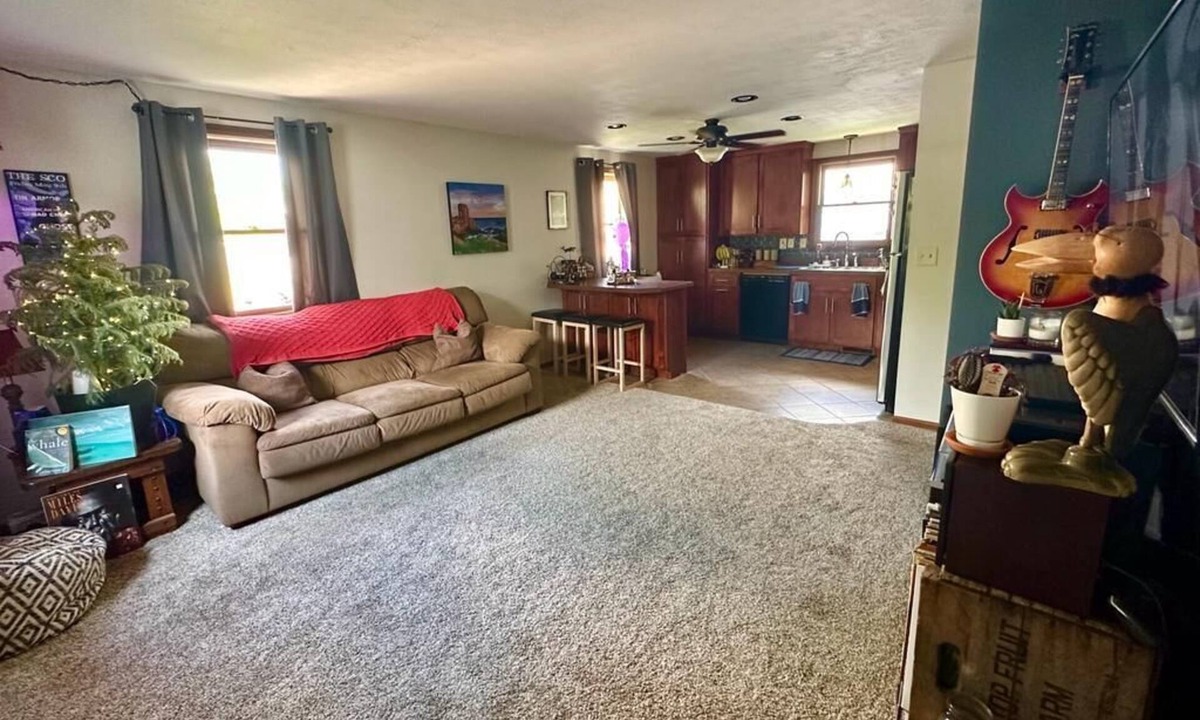 Oberlin House | Cozy 2 bedroom home, pleasant patio and fire-pit 1 block from Downtown Oberlin.