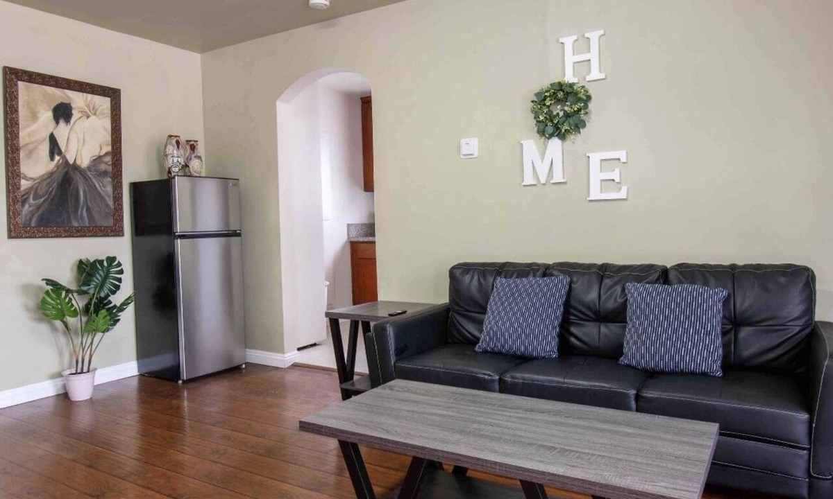 Alhambra Apartment | Cozy 2B1B Retreat: Great Transit & Quiet Street