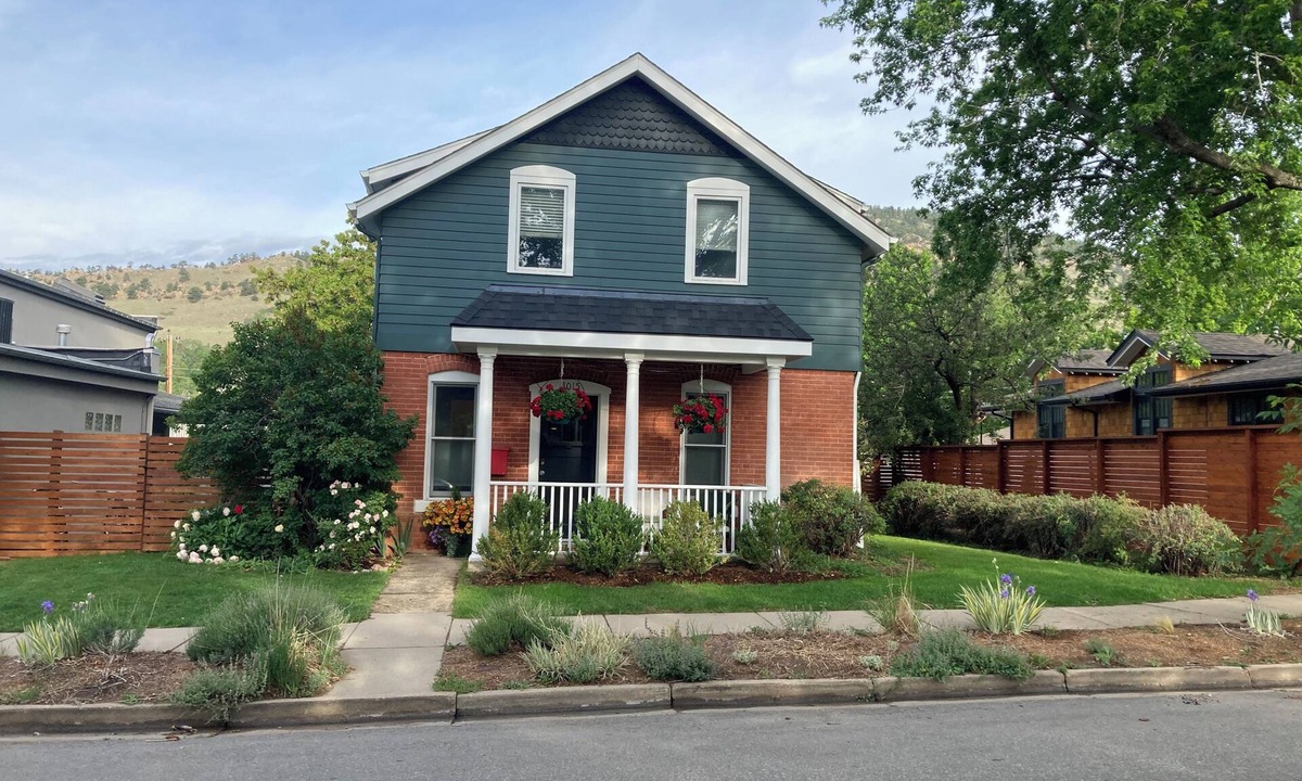 Newlands House | Cozy 3-bedroom house in serene North Boulder with access to mountain trails
