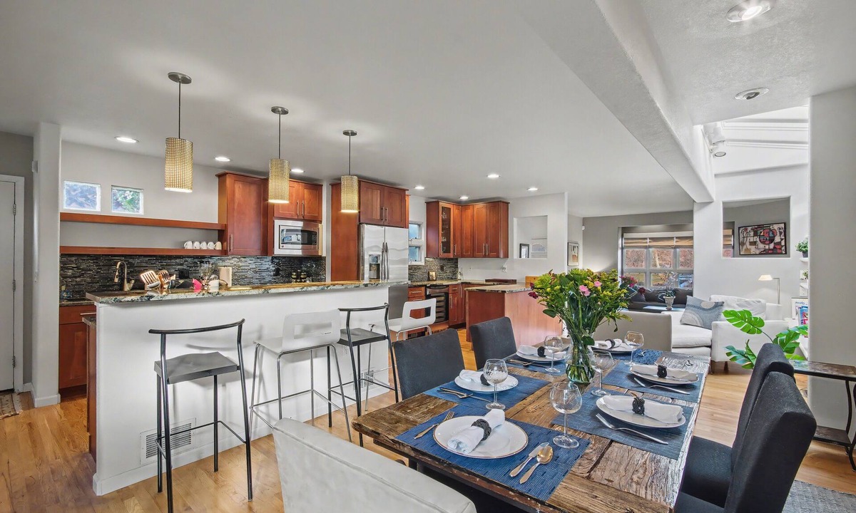 Alamo Placita House | Cozy 3-bedroom house next to Park near Everything!