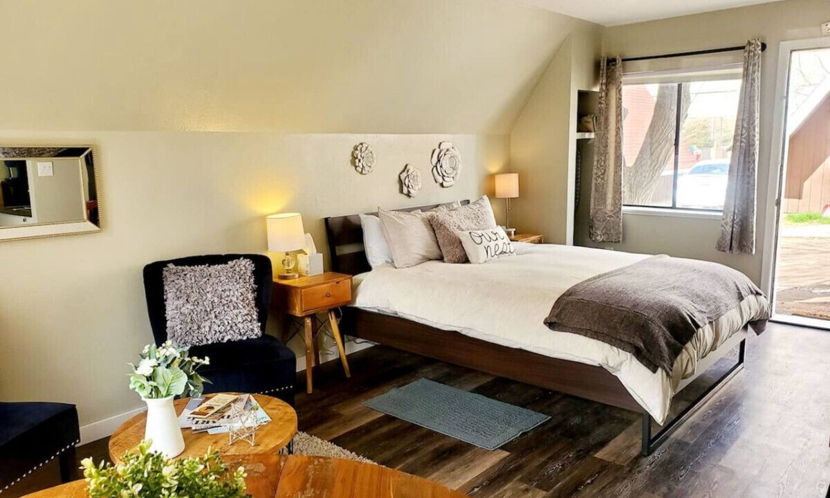 Glenwood Springs Cabin | Cozy A-Frame Cabin 11: Rustic-Luxury, Kitchen, Deck & Mountain Vibes