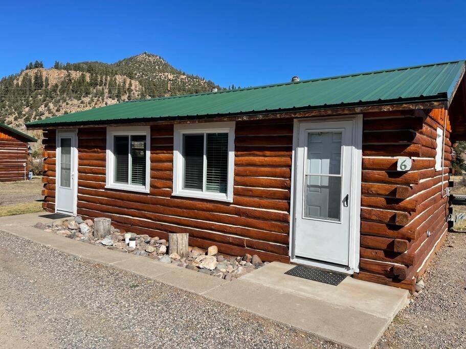 South Fork House | Cozy cabin #6 at Aspen Ridge Cabins
