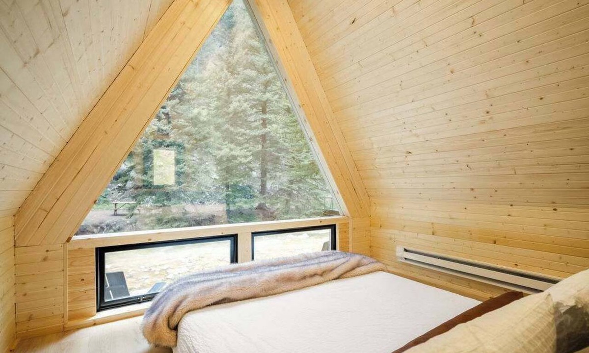 Grant Cabin | Cozy Creekside A-Frame Retreat - LostFork Basecamp