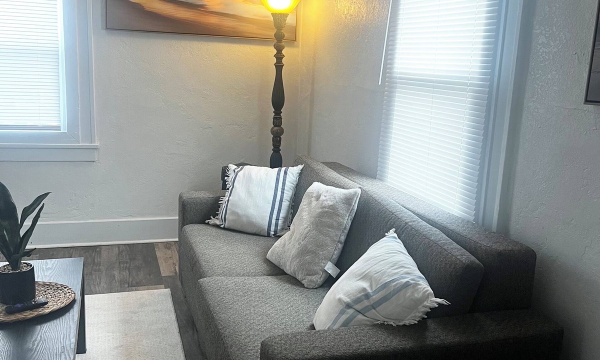Northside Apartment | Cozy, Downtown Apt. Unit #3- upper level- City Center 1.2 miles away!