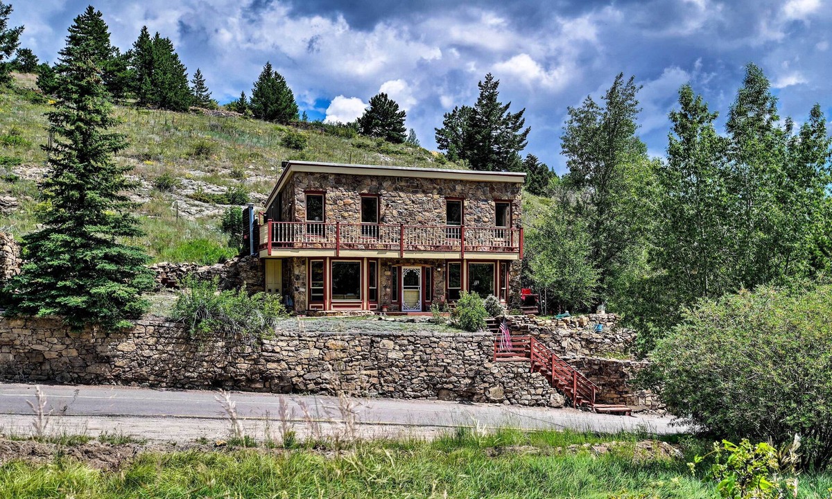 Central City House | Cozy Home w/Deck & Mtn Views, Walk to Casinos