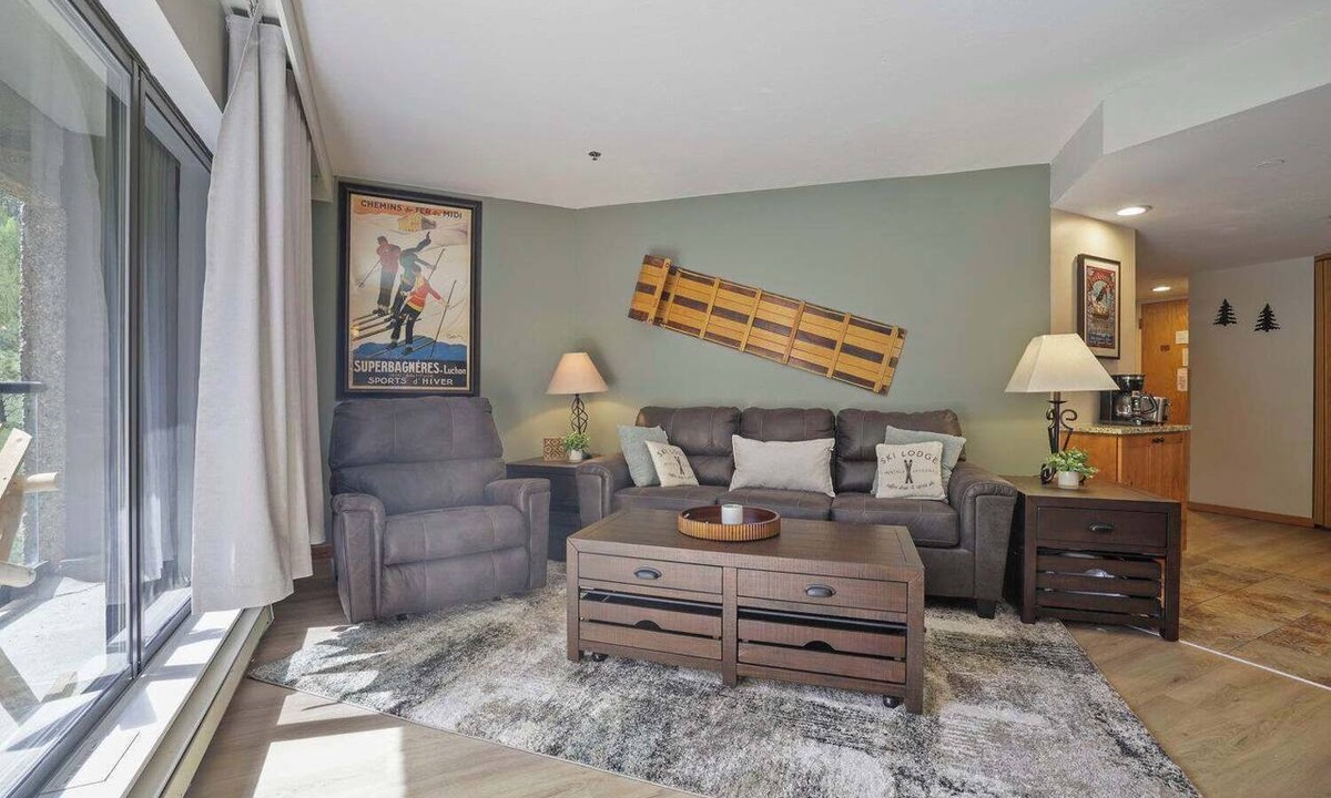 Peak 9 Condo | Cozy King Studio, Ski In, Ski Out, Dog Friendly