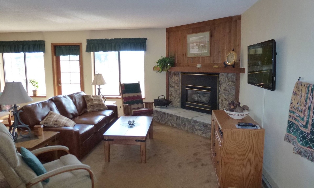Wildernest Condo | Cozy, Large Condo Adjacent to National Forest
