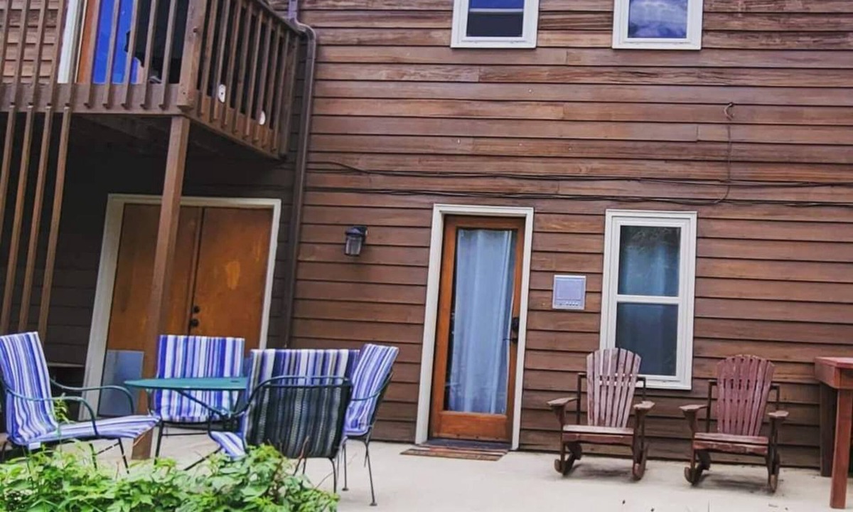 Coal Creek Canyon Ski Chalet | Cozy Mountain Getaway - 5 mins to Golden Gate State Park; 30 mins to Golden, CO