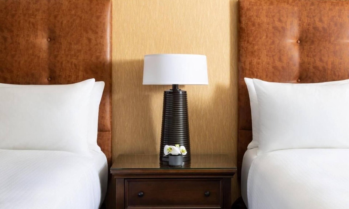 Mount Crested Butte Hotel | Cozy Retreat: Standard Double Queen with Balconies & Pool - Elevation Hotel