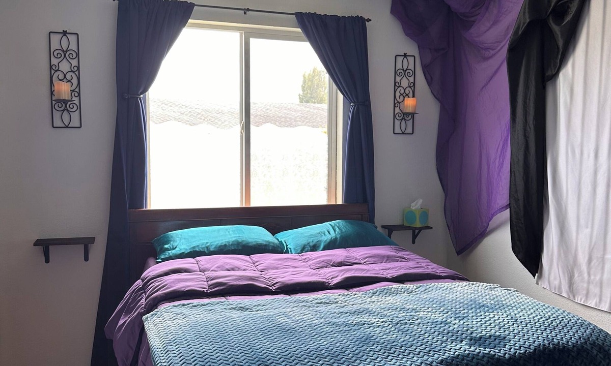 Pacific House | Cozy room in shared home