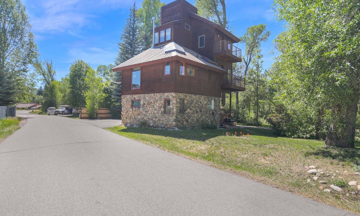 Steamboat Springs House | Cozy Ski Cabin - Downtown along Creek - Private Hot Tub