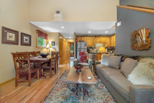 Fall River Estates Apartment | Creekside Condos C by Estes Park Condos