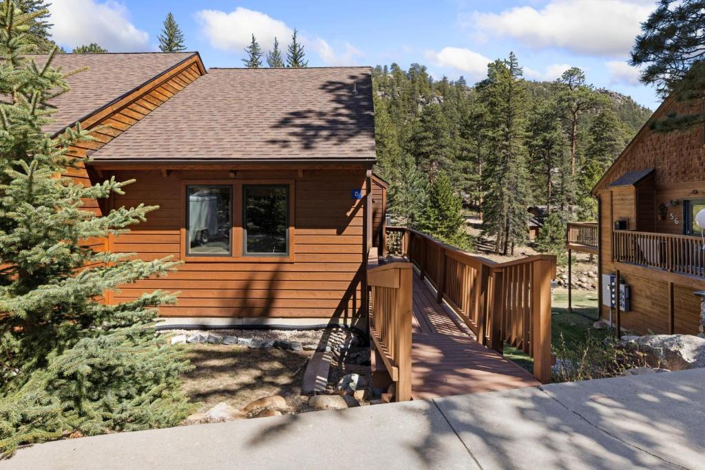 Fall River Estates Apartment | Creekside Suites 05 by Estes Park Condos