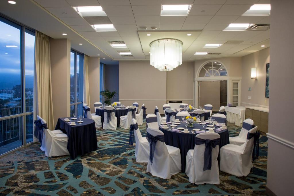 Ventura Hotel | Crowne Plaza Ventura Beach by IHG