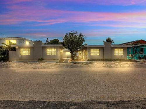 North Beach Apartment | Dania Beach 1BR | Views + WiFi + Parking