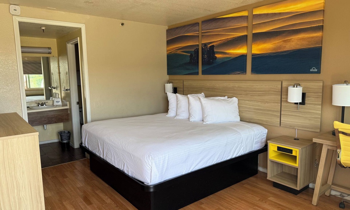 Victorville Hotel | Days Inn by Wyndham Victorville/Hesperia I-15 & Palmdale Rd
