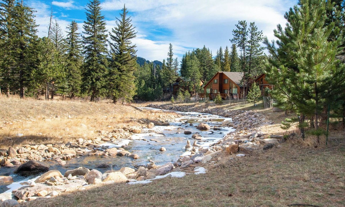 Estes Park House | Delightful 3-bedroom townhome on Fall River
