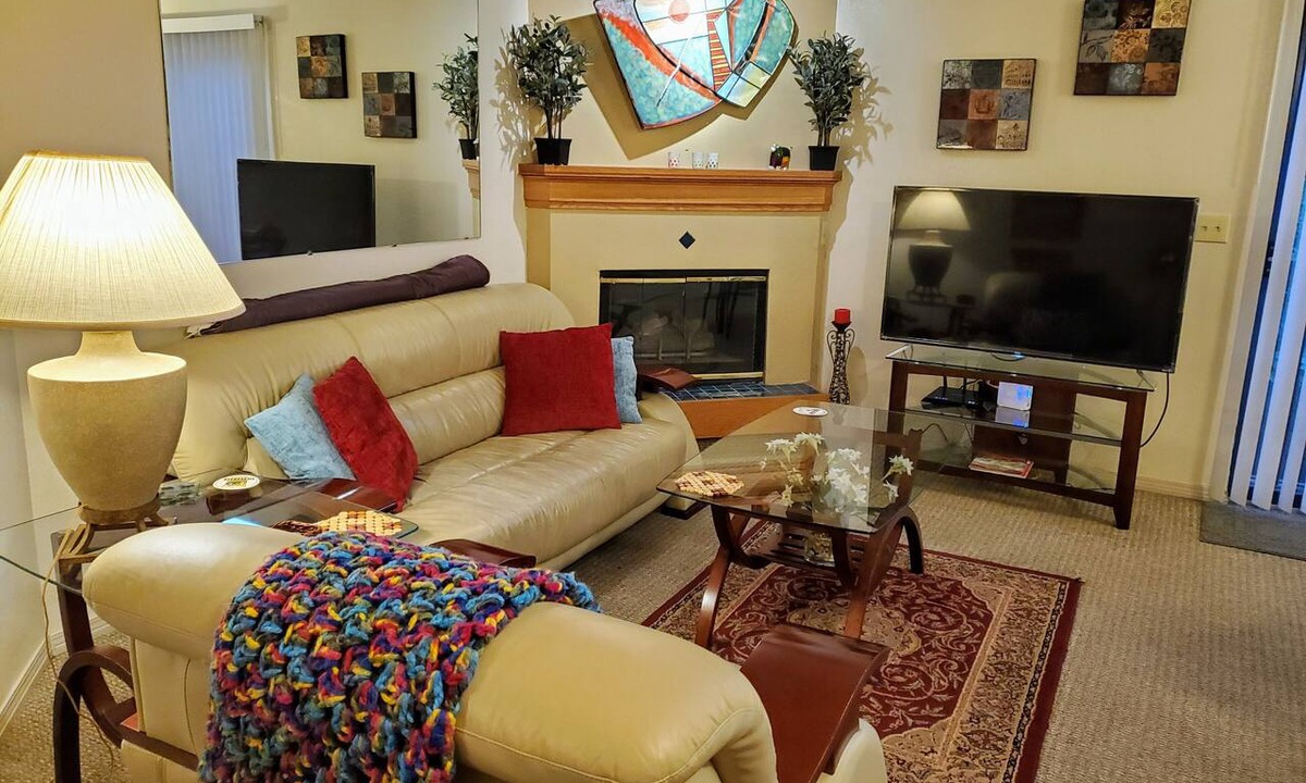 Greenwood Village Condo | Denver/DTC Executive Corp Long/Short Term Stay Entire Condo