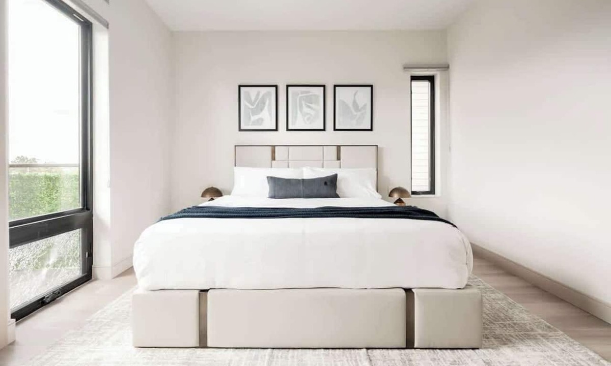 Jefferson Park Condo | Denver Skyline Views | Walk to Empower Field