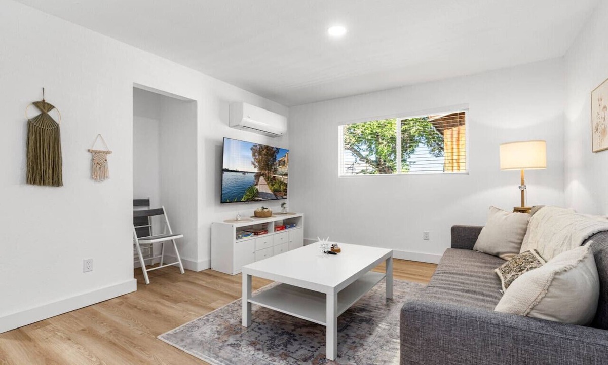Pueblo Apartment | Designer Loft in Pueblo – Central Modern Comfort