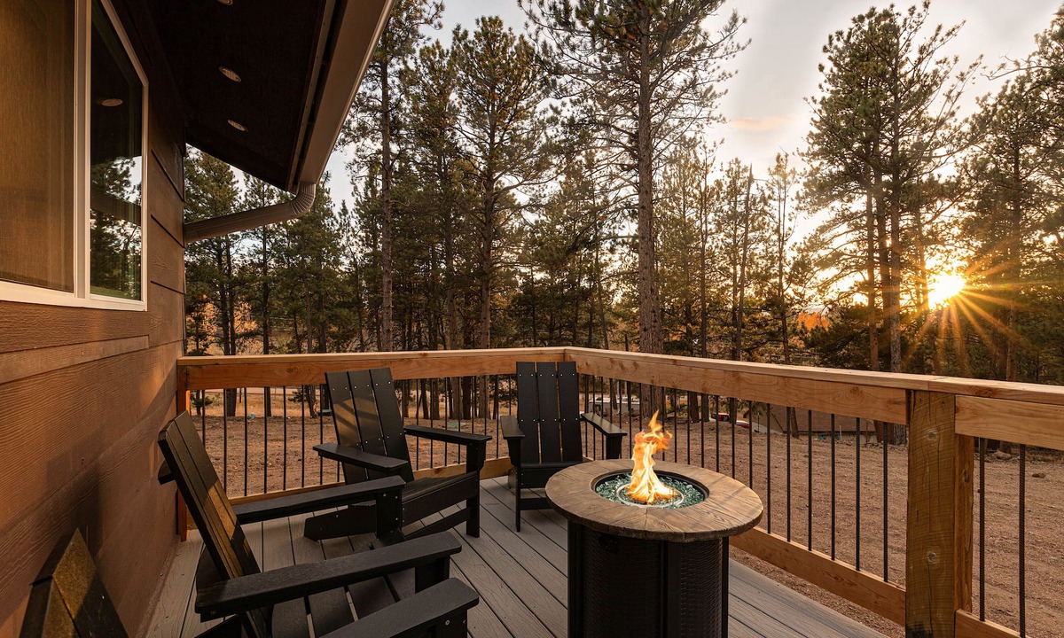 Florissant Cabin | Dog-friendly Cabin - The Fossil Lodge