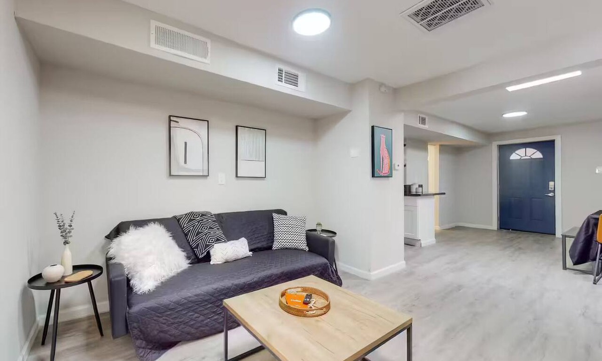 Pueblo Alto Apartment | ⟫ Dog Run & Courtyard 2 Bedroom Apt w/King Bed W&D