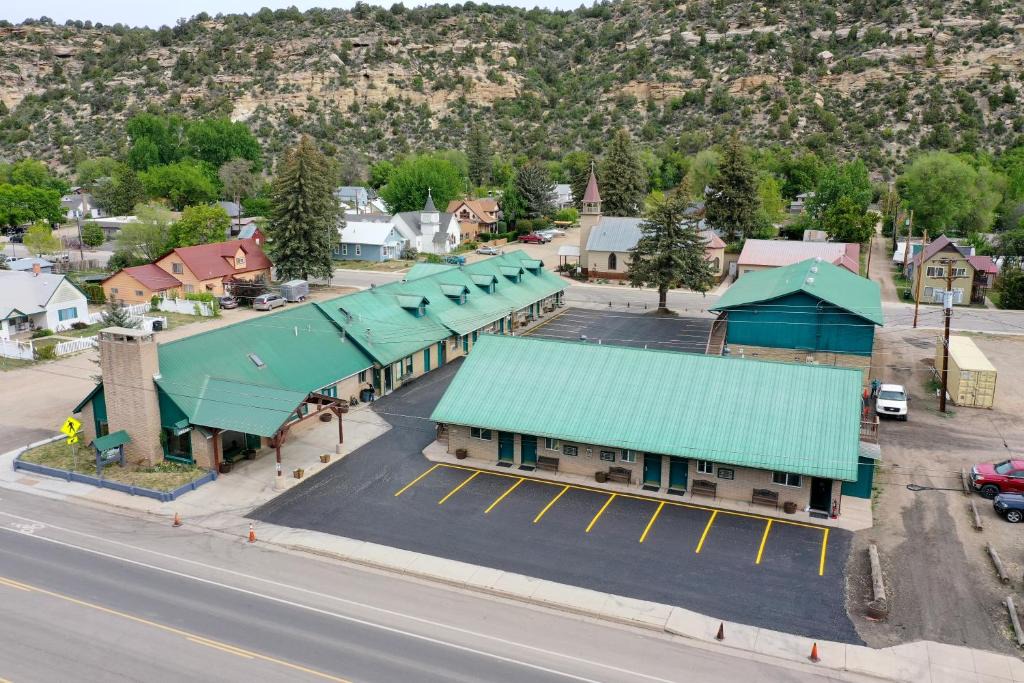Lewis Hotel | Dolores Mountain Inn