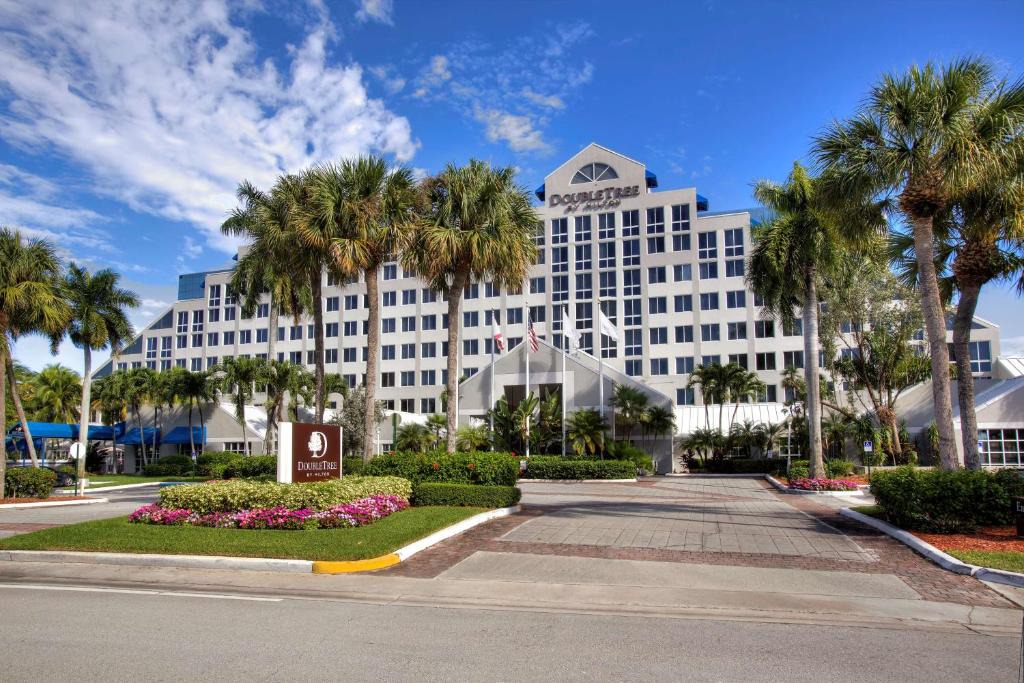 Deerfield Beach Hotel | DoubleTree by Hilton Hotel Deerfield Beach Boca Raton