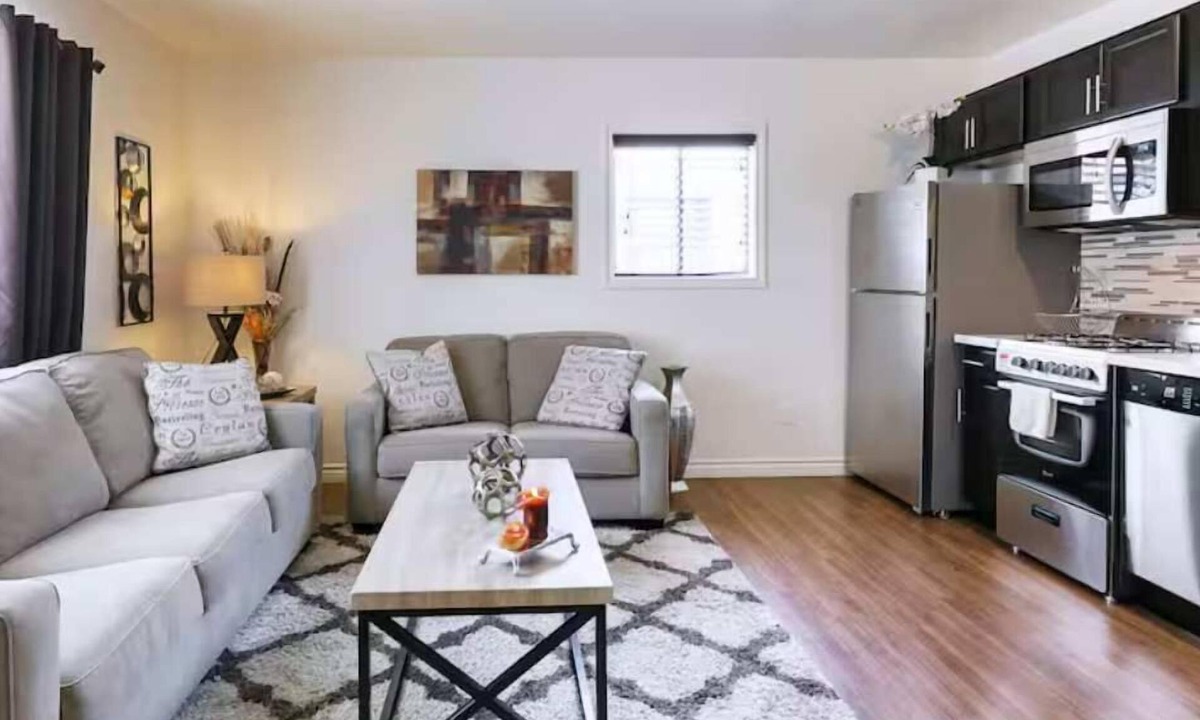 Valley Village Apartment | Downtown Apartment w/Patio, Parking & Modern Kitchen