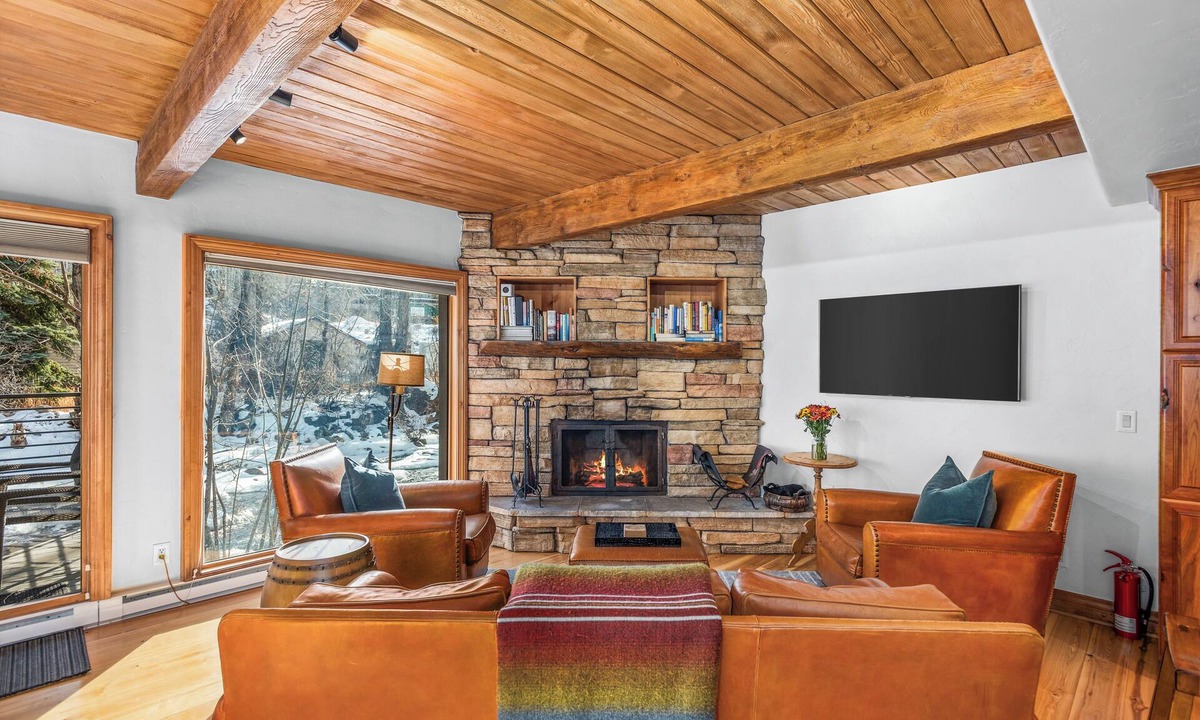 Aspen Condo | Downtown Aspen Riverfront 3BR Luxury Duplex, Pool, Hot Tub, Gym, Walk to Gondola
