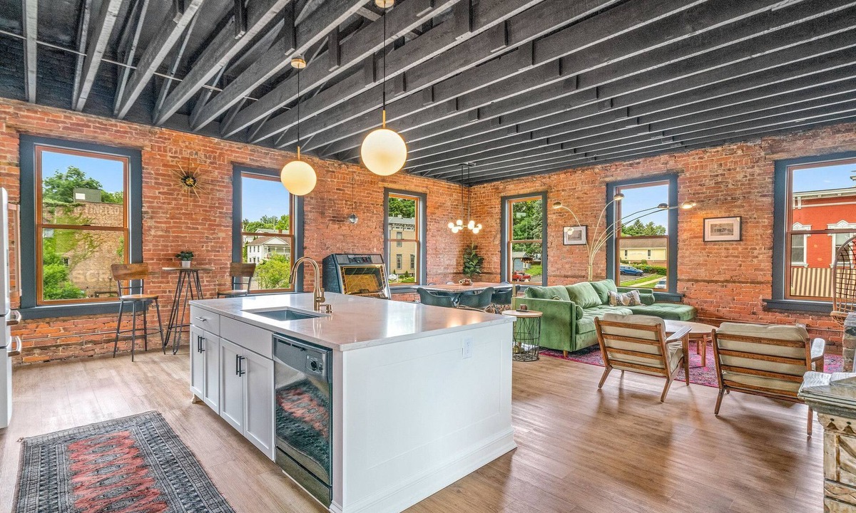 Canal Fulton Apartment | Downtown Brick Loft Above The Exchange Coffee Co