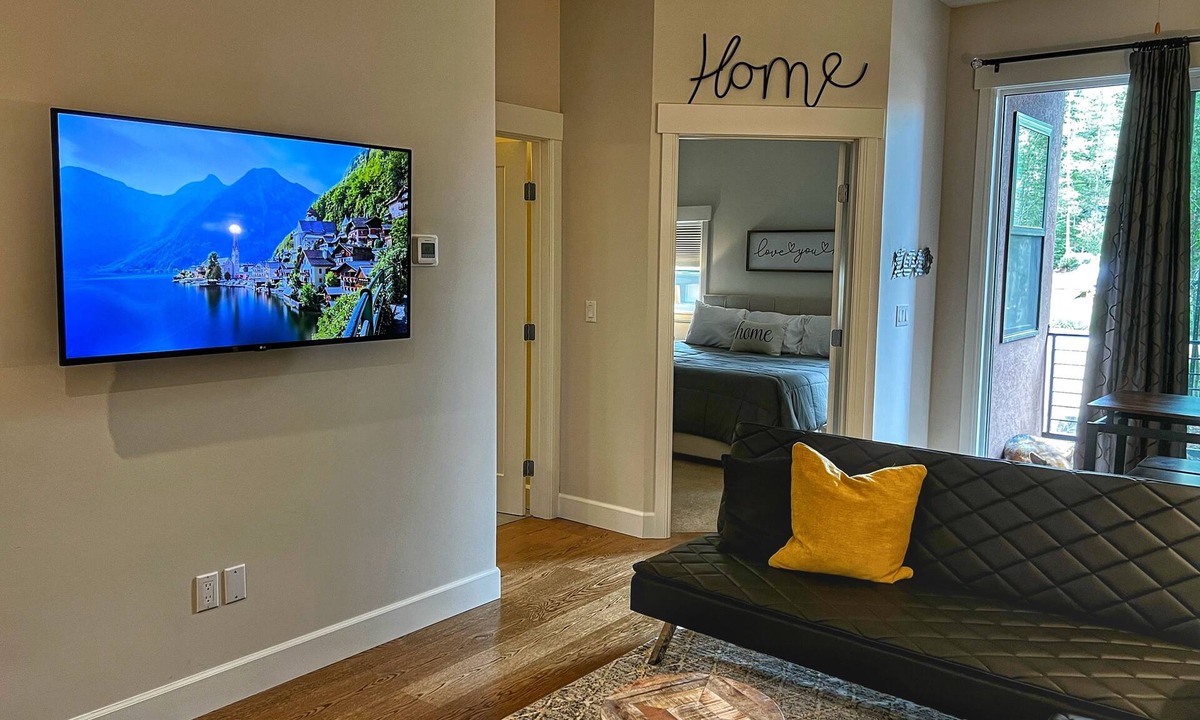 Grand Lake Condo | Downtown condo short walk to lake, patio and awesome common area