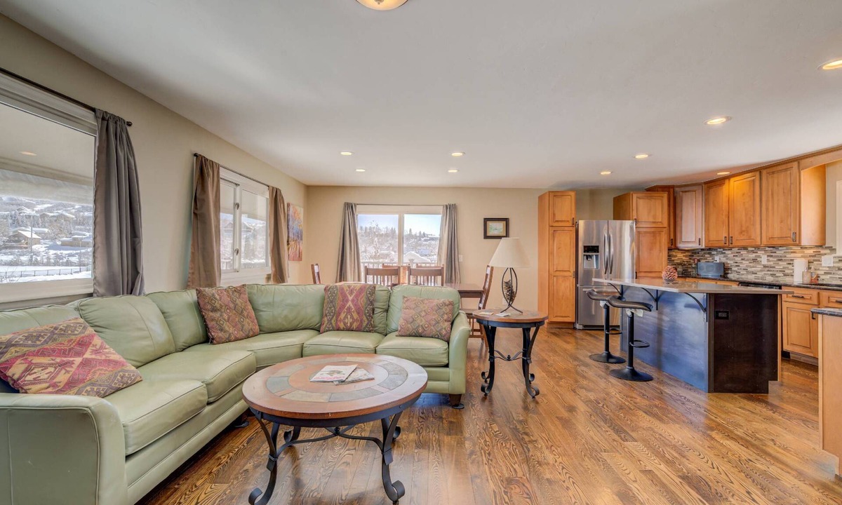 Old Town House | Downtown Dog Friendly Home w/Views + Walk to Free Ski Bus/Eat/Drink/Trails/River-Deck-W/D-Fireplace
