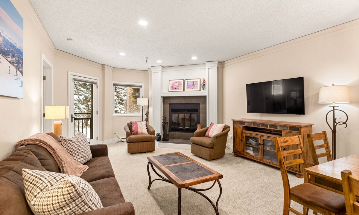 Peak 9 Condo | Downtown; Hot Tubs & Pool; Village Ski In/Out