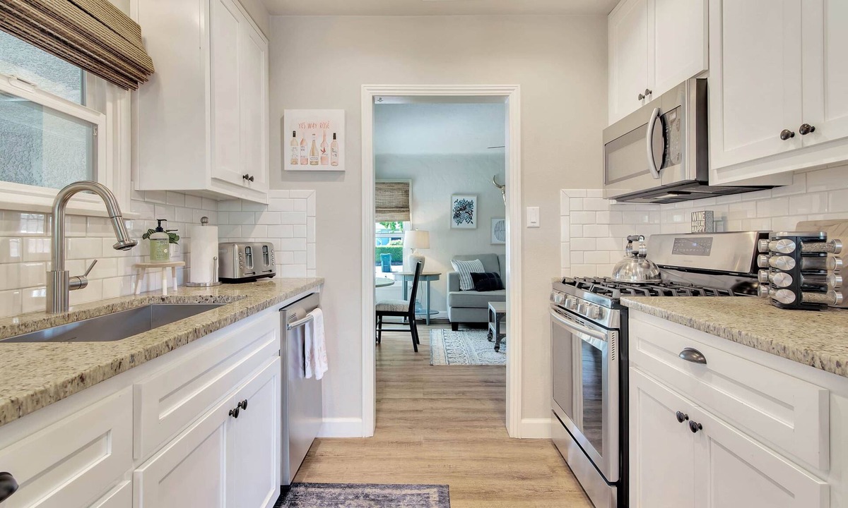 Paso Robles House | Downtown Paso: Rosé Getaway 2 Bed/1 Bath
