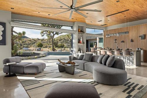 Yucca Valley House | Dragonfly by Fieldtrip - Luxe Oasis w Resort Pool