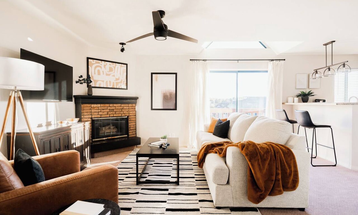 Englewood Condo | DTC Modern One Bed, Comfort Meets Convenience