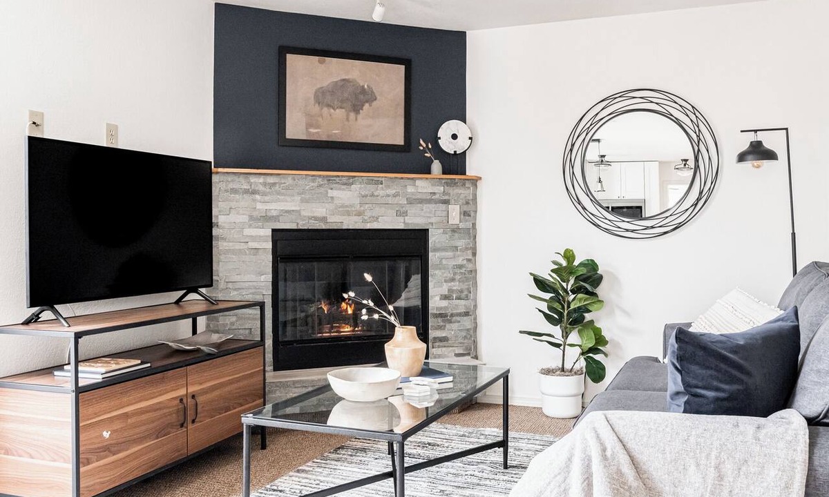 Englewood Condo | DTC One Bed Condo, Pool, Gym, Comfort