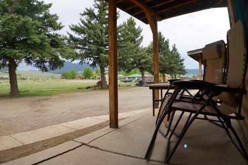 Eagle Nest Hotel | Eagle Nest Fly Shack & Lodge