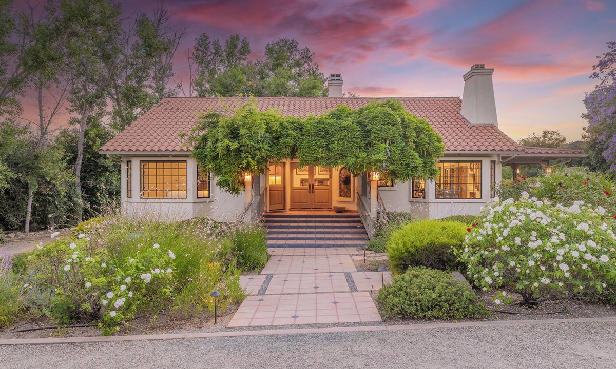 Ojai House | East End Pixie Orchard Getaway Long-Term Rental