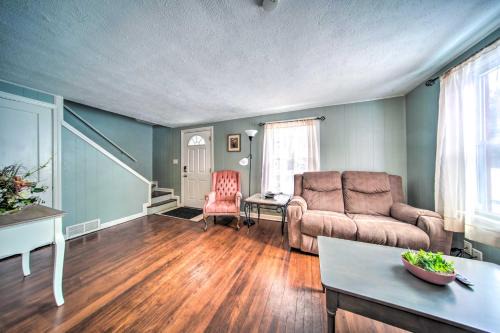 Eastlake House | Eastlake Home w/Patio < 1 Mi to Lake Erie!
